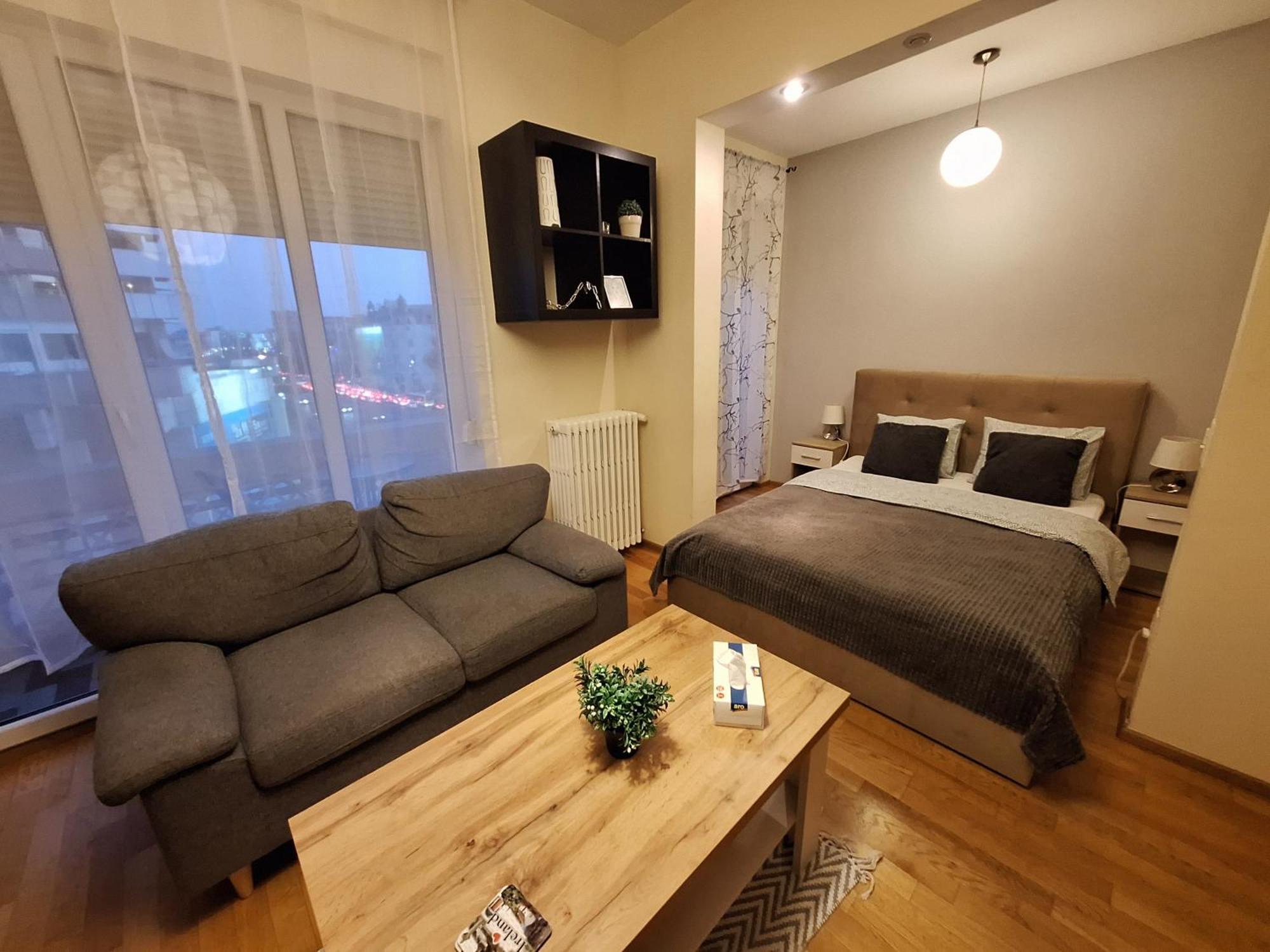 Black And White Apartament *