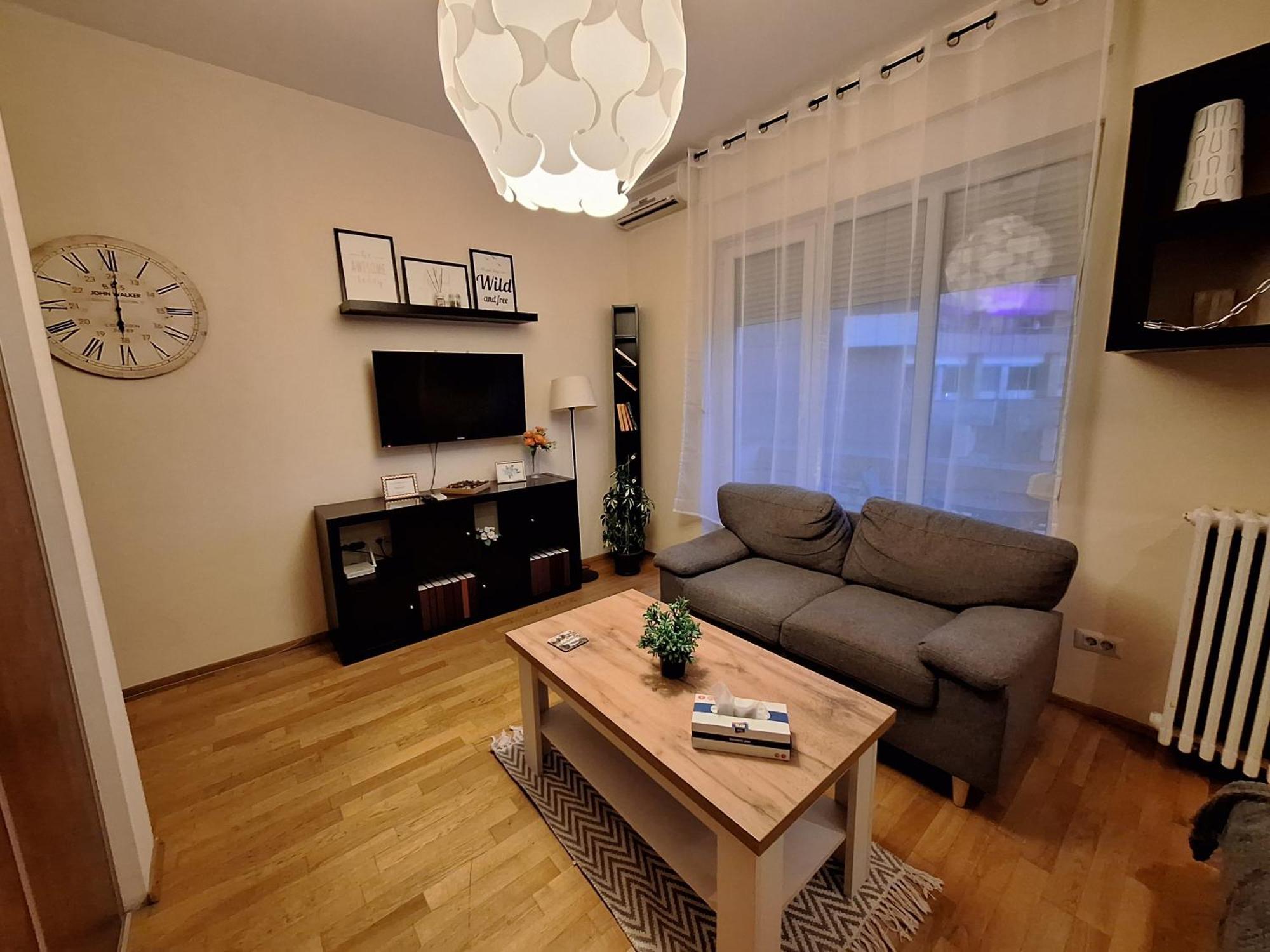 Black And White Apartament *